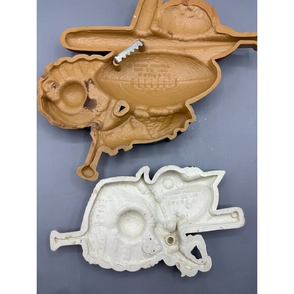 Vtg Burwood Sports Baseball Football Wall Decor Bats Glove Boy Bedroom‎ Decor - Picture 5 of 5